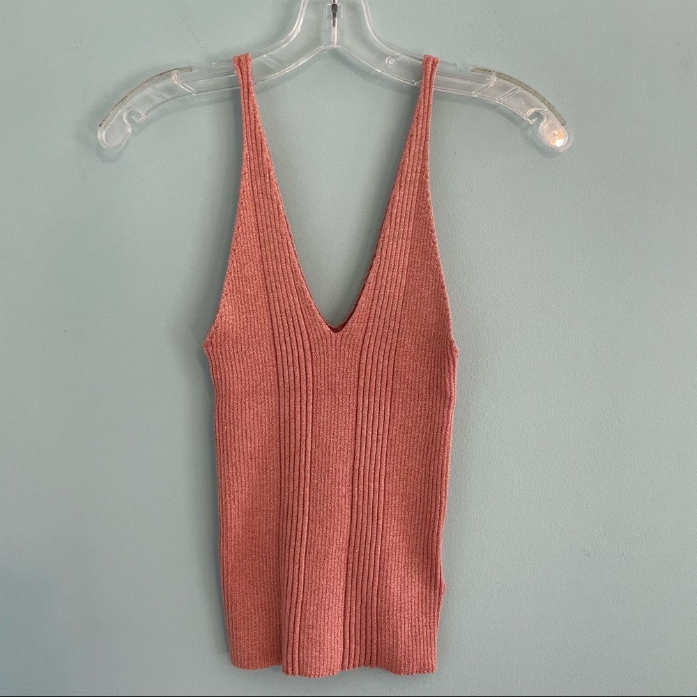 Forever 21 Tank Top Sweater Rose Gold Shimmer Size M Gold shiny V-Neck NWT Sz M
